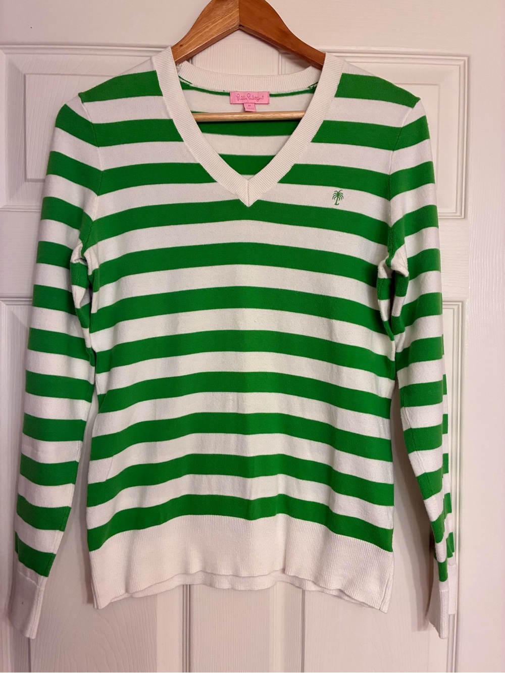 NWOT Lilly Pulitzer Lightweight Green & White Striped V-Neck Pullover